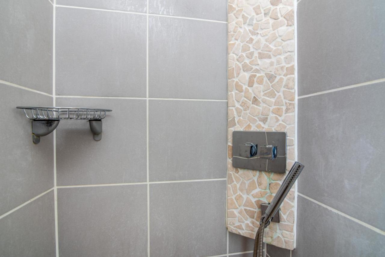 Le Viotte King Size Apartment Безансон Екстериор снимка